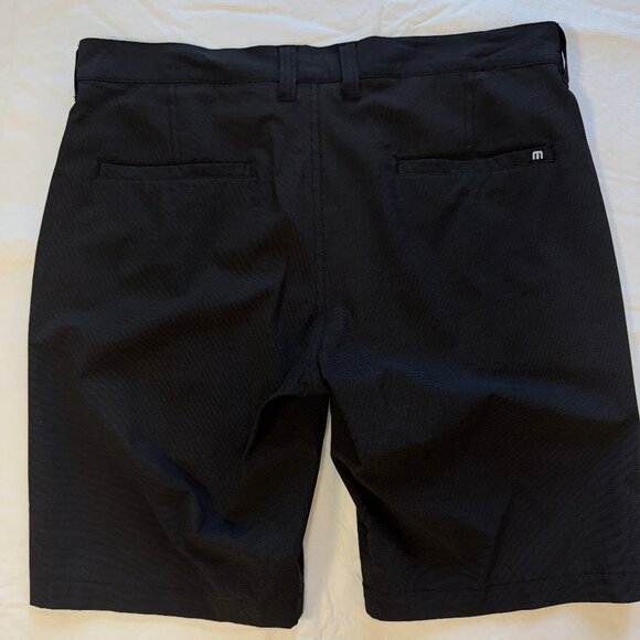 Travis Mathew Golf Shorts Men's 34 Black Flat Front Casual Polyester 10" Inseam - Picture 3 of 11